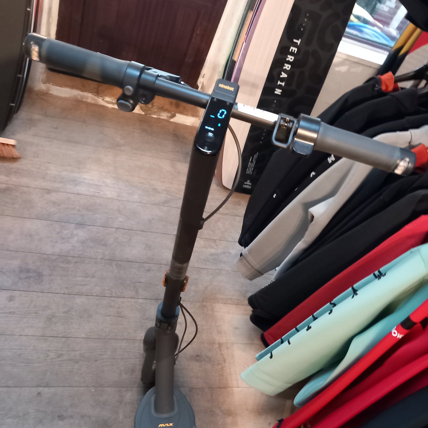 Segway-Ninebot MAX G2E Kickscooter | 900w 36v 15.3Ah | USED / GRADE A