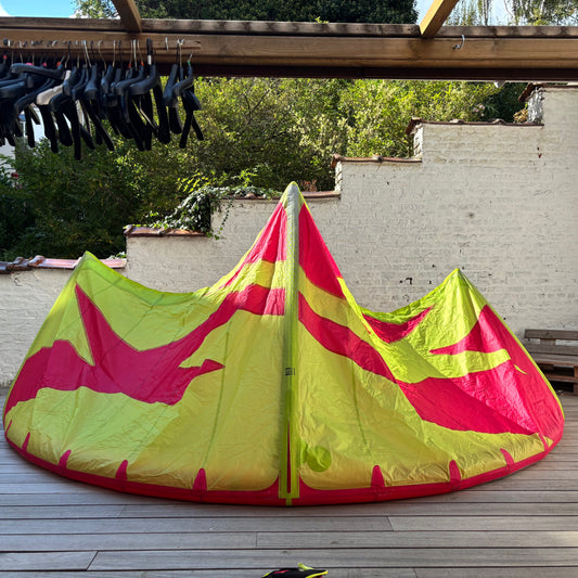 2018 F-One 8+11m BANDIT Kites w 2xbar | USED / GRADE B