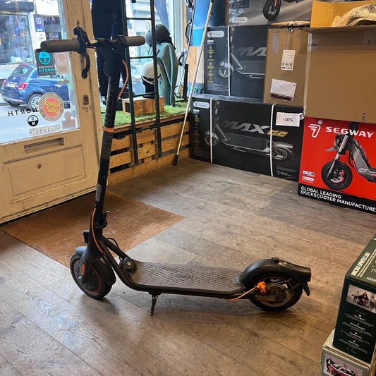 Segway-Ninebot Kickscooter F40 E - 3380km | USED / GRADE C