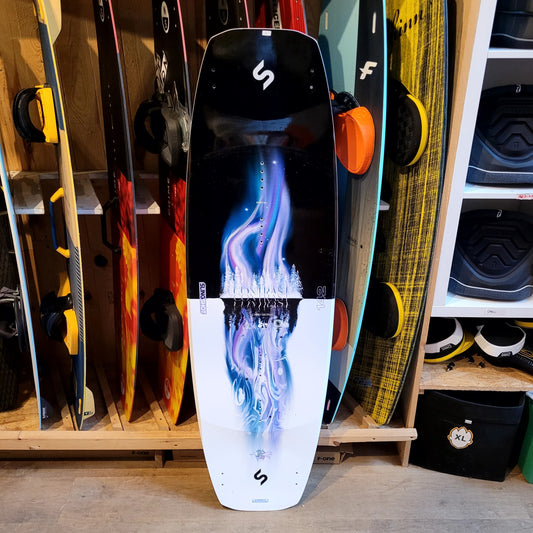 2024 Slingshot CONTRAST Wakeboard 142cm - NUM7 | USED / GRADE B