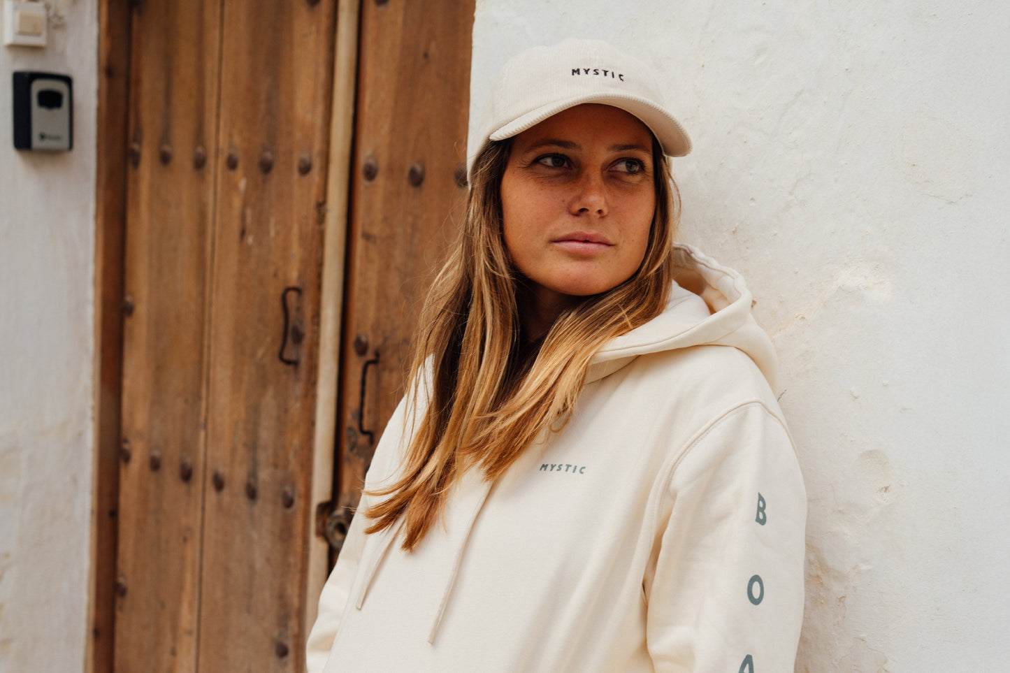 Mystic Bolt Hood Sweat