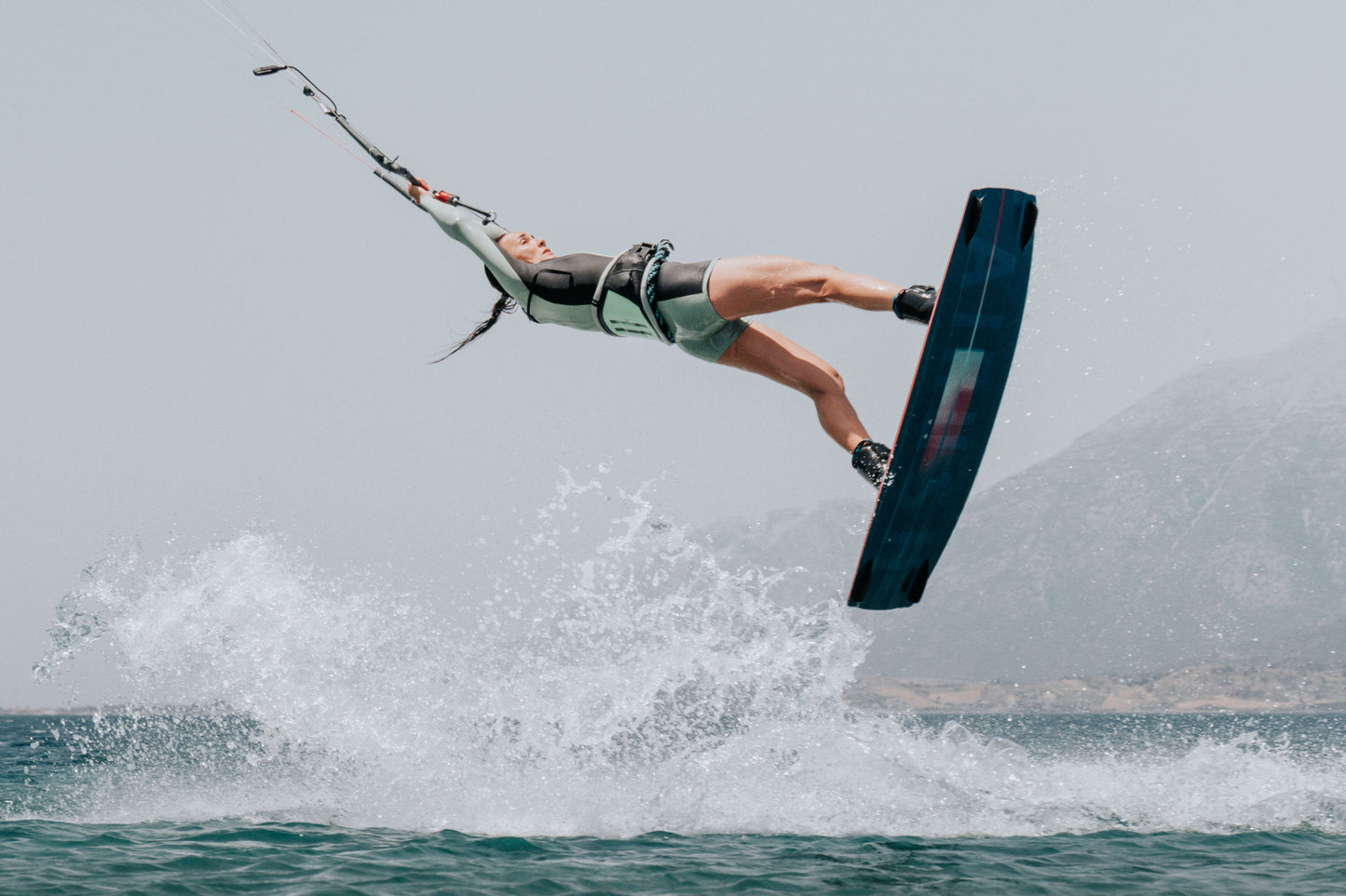 2024 Mystic Lunar BK Longarm Shorty 2/2mm Bzip Women