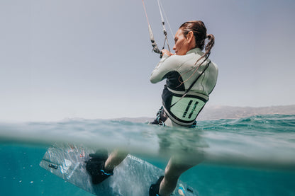 2024 Mystic Lunar BK Longarm Shorty 2/2mm Bzip Women