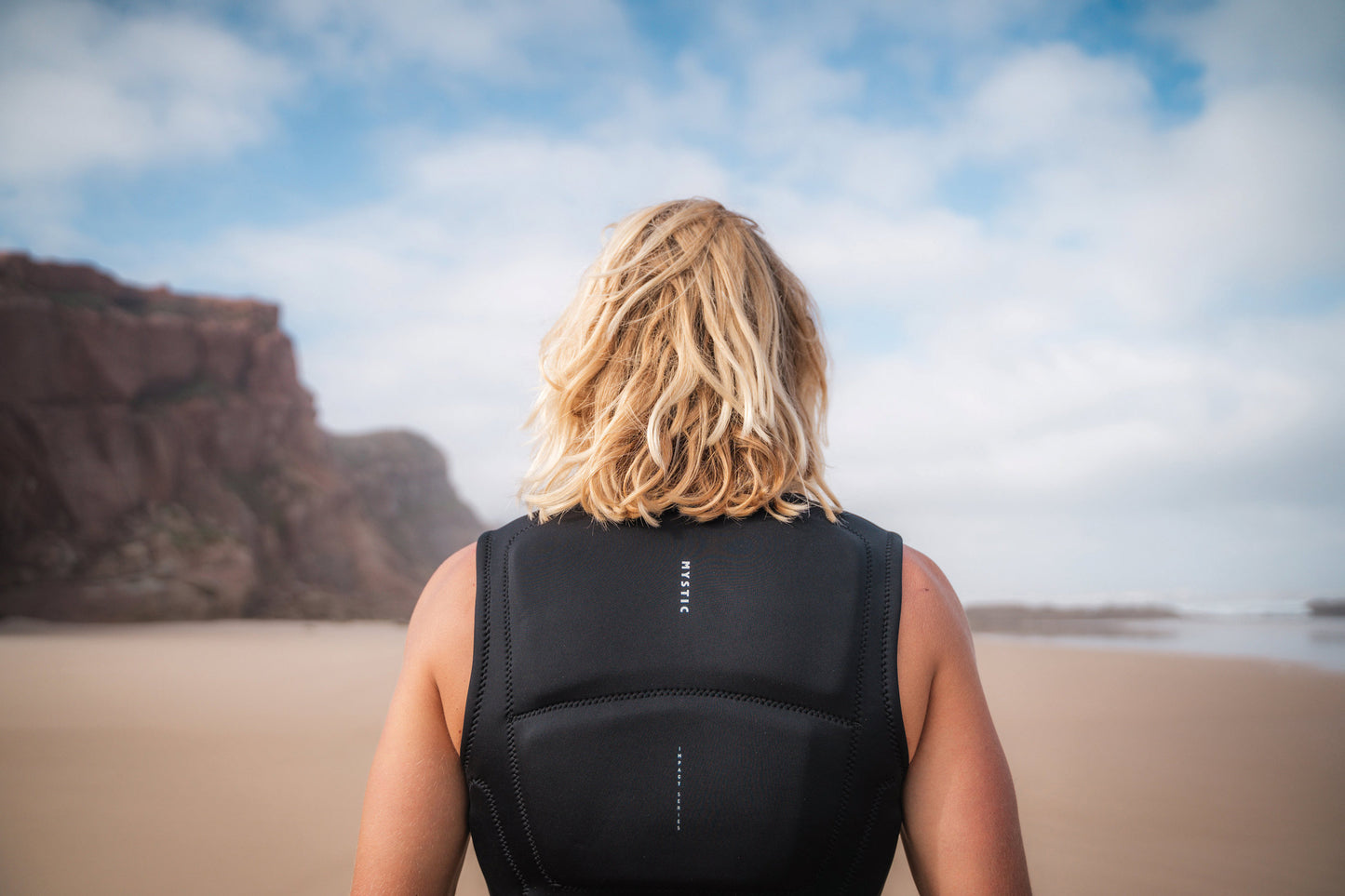 2024 Mystic Impact Under Vest