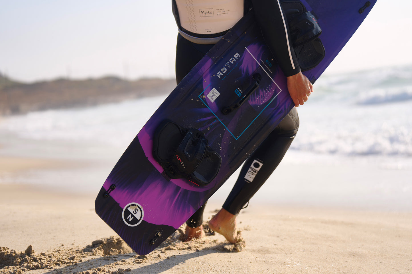 2025 North Astra Ladies Twintip Board