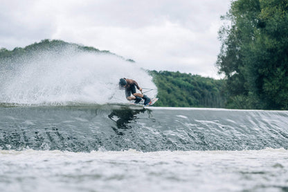 2024 Mystic Outlaw Impact Vest Fzip Wake