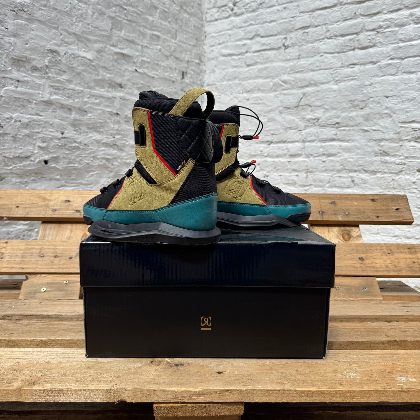 2025 Ronix Atmos EXP US 11 - USED / GRADE A