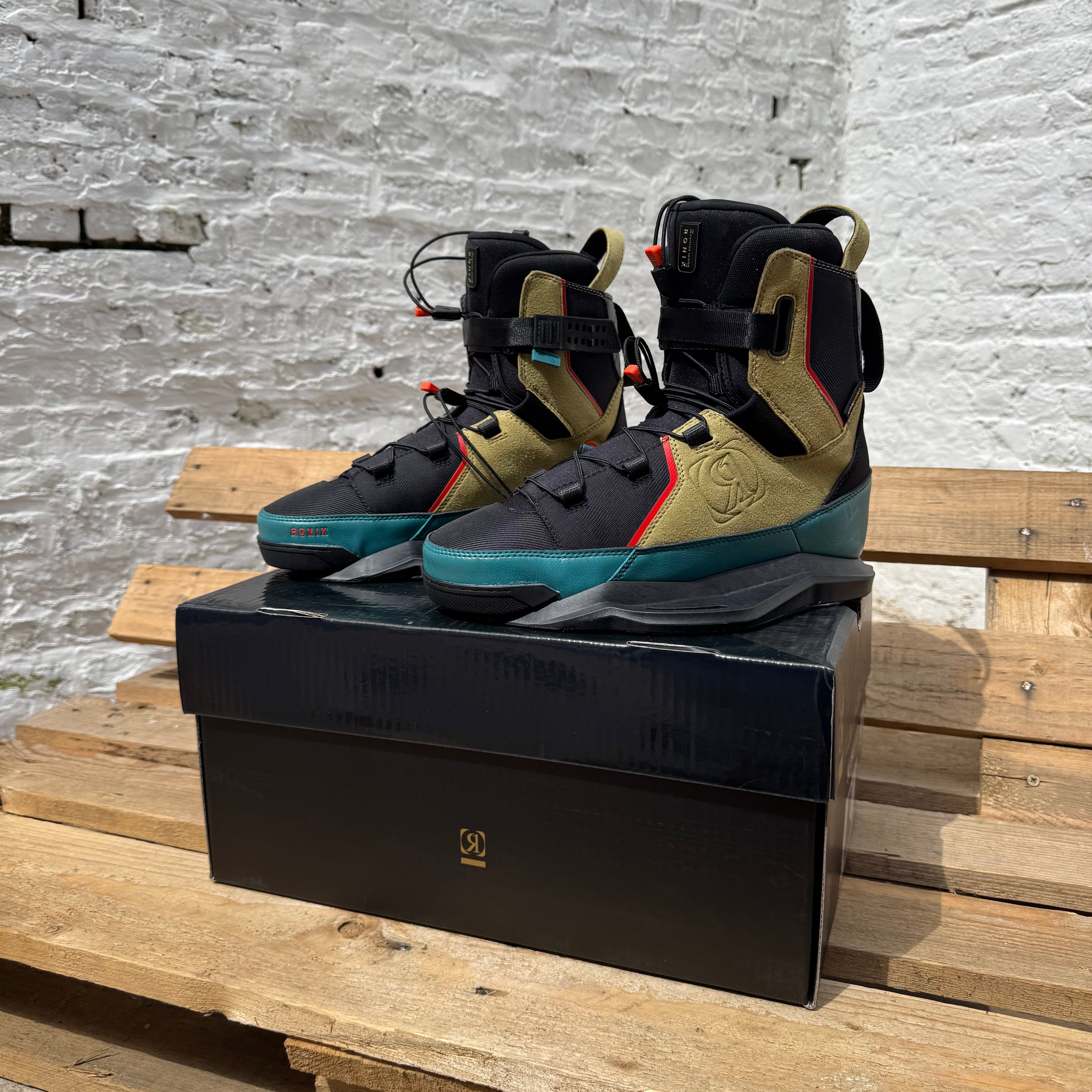 2025 Ronix Atmos EXP US 11 - USED / GRADE A