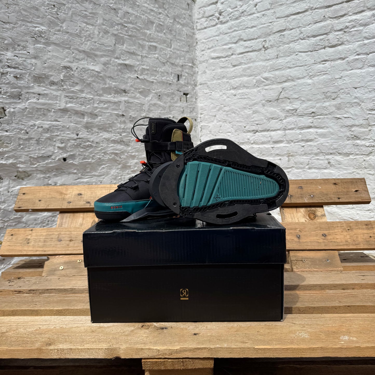 2025 Ronix Atmos EXP US 11 - USED / GRADE A