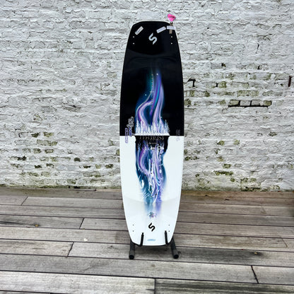 2024 Slingshot CONTRAST Wakeboard 142cm - NUM7 | USED / GRADE A