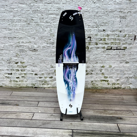 2024 Slingshot CONTRAST Wakeboard 142cm - NUM7 | USED / GRADE A
