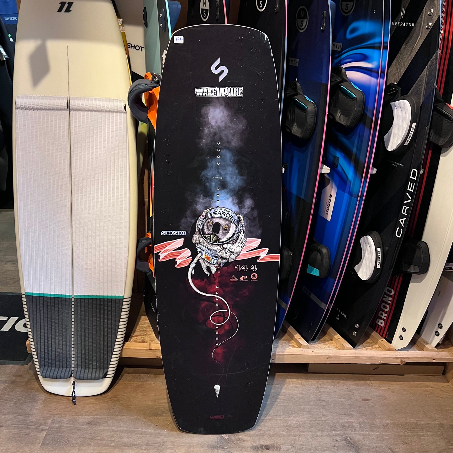2024 Slingshot BEARDEN Wakeboard 144cm NUM8  | USED / GRADE C