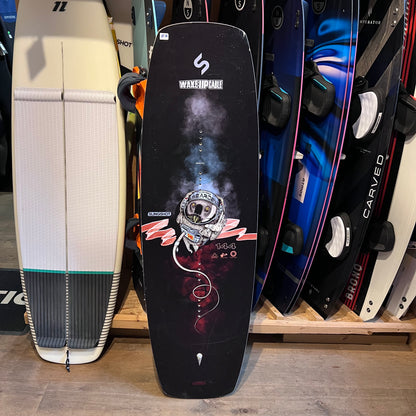 2024 Slingshot BEARDEN Wakeboard 144cm NUM8  | USED / GRADE C