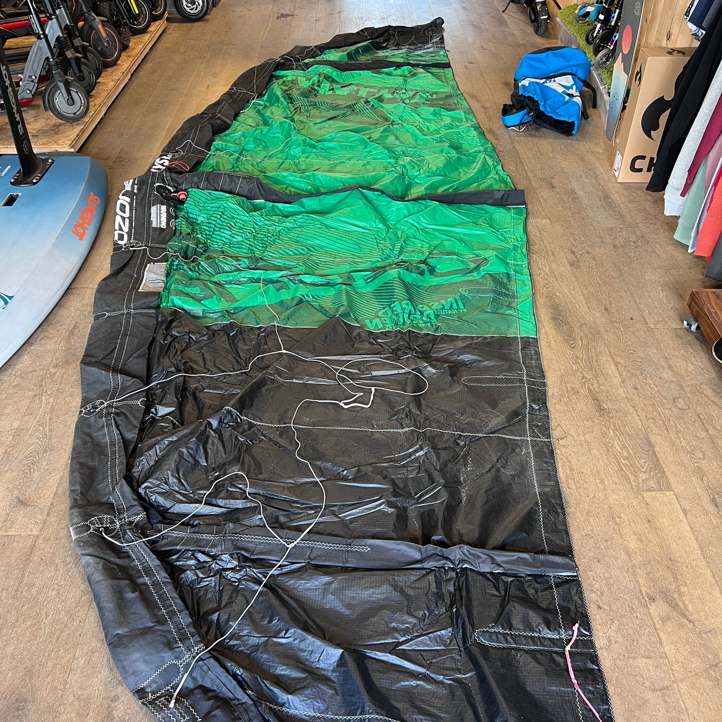 Ozone 8m CATALYST V1 Kite Only w/bag | USED / GRADE B