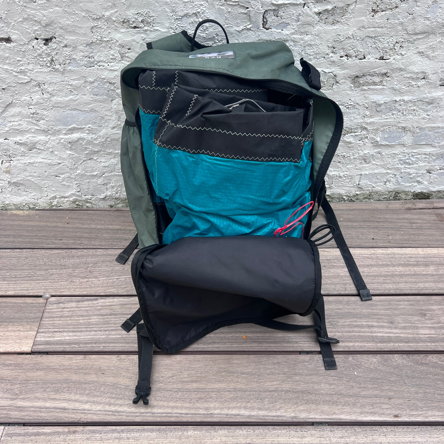 Ozone 8m REO V6 Kite Only w/bag | USED / GRADE A