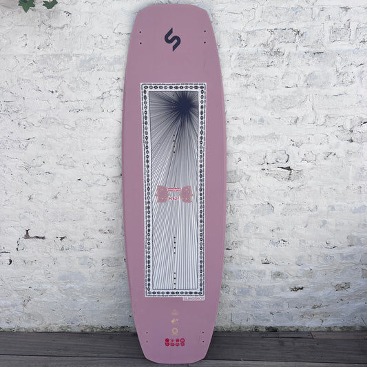 2025 Slingshot CONTRAST  Wakeboard 142cm SSW09 | USED / GRADE B