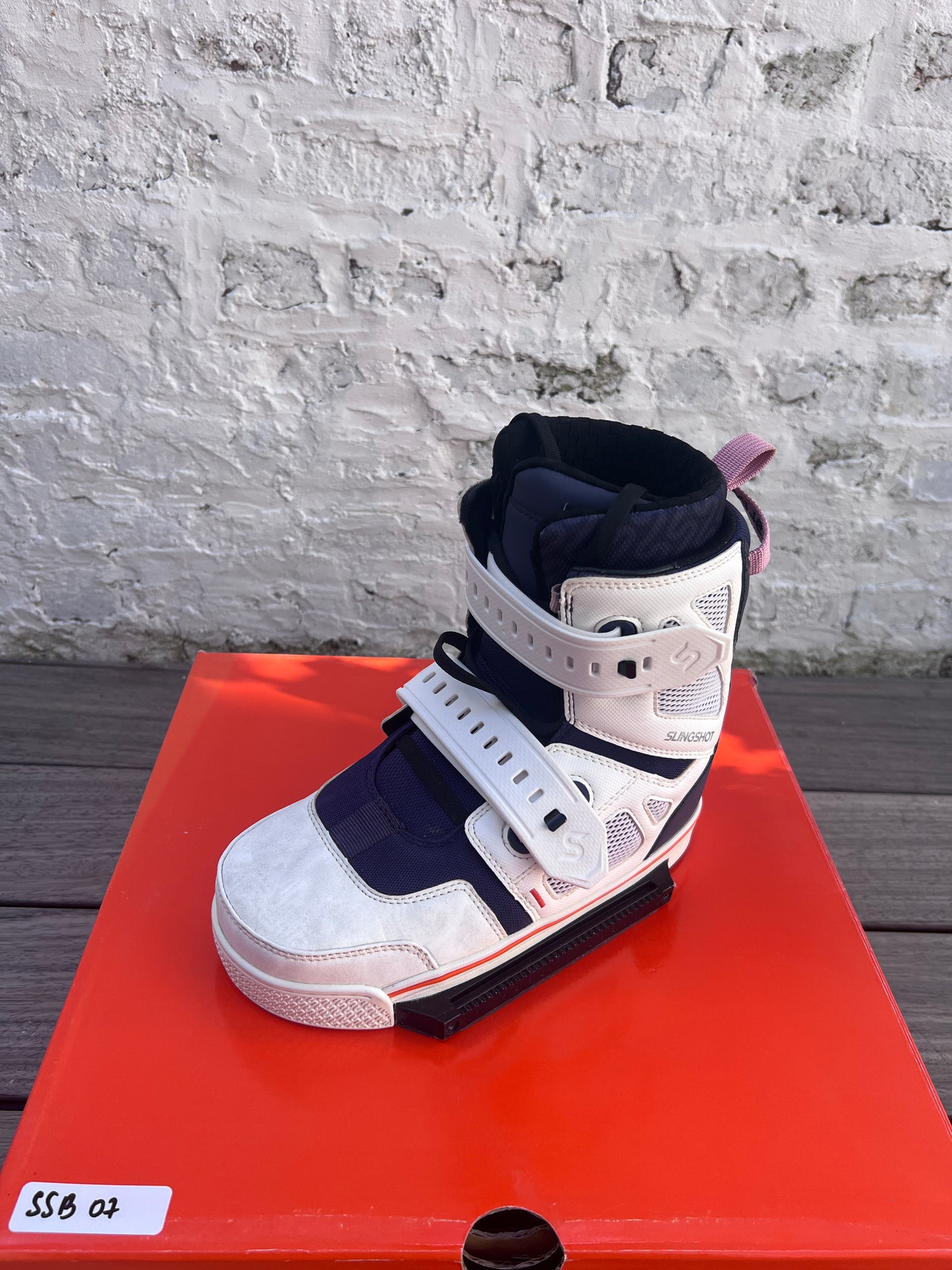 2025 Slingshot JEWEL Wakeboots US08 - SSB07 | USED / GRADE A