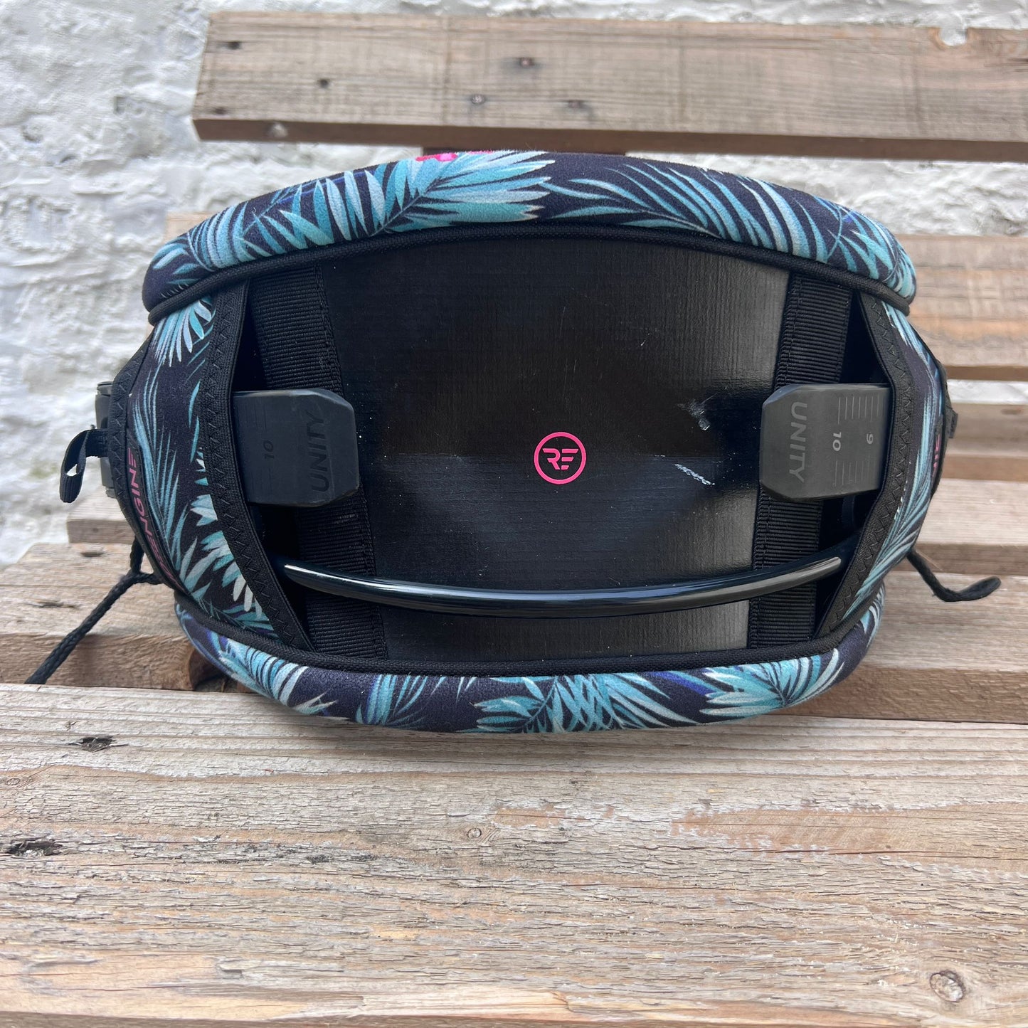 2023 Ride Engine BRISA V1 Womens Waist Harness w/spreader Bar | USED / GRADE A