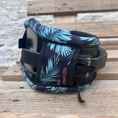 2023 Ride Engine BRISA V1 Womens Waist Harness w/spreader Bar | USED / GRADE A