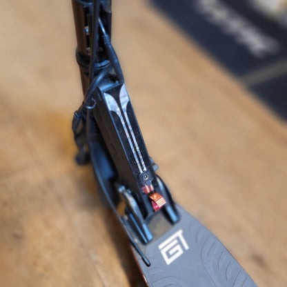 E-Twow  GT SL - 1430km | 700w 48v 10.5Ah  | USED / GRADE B