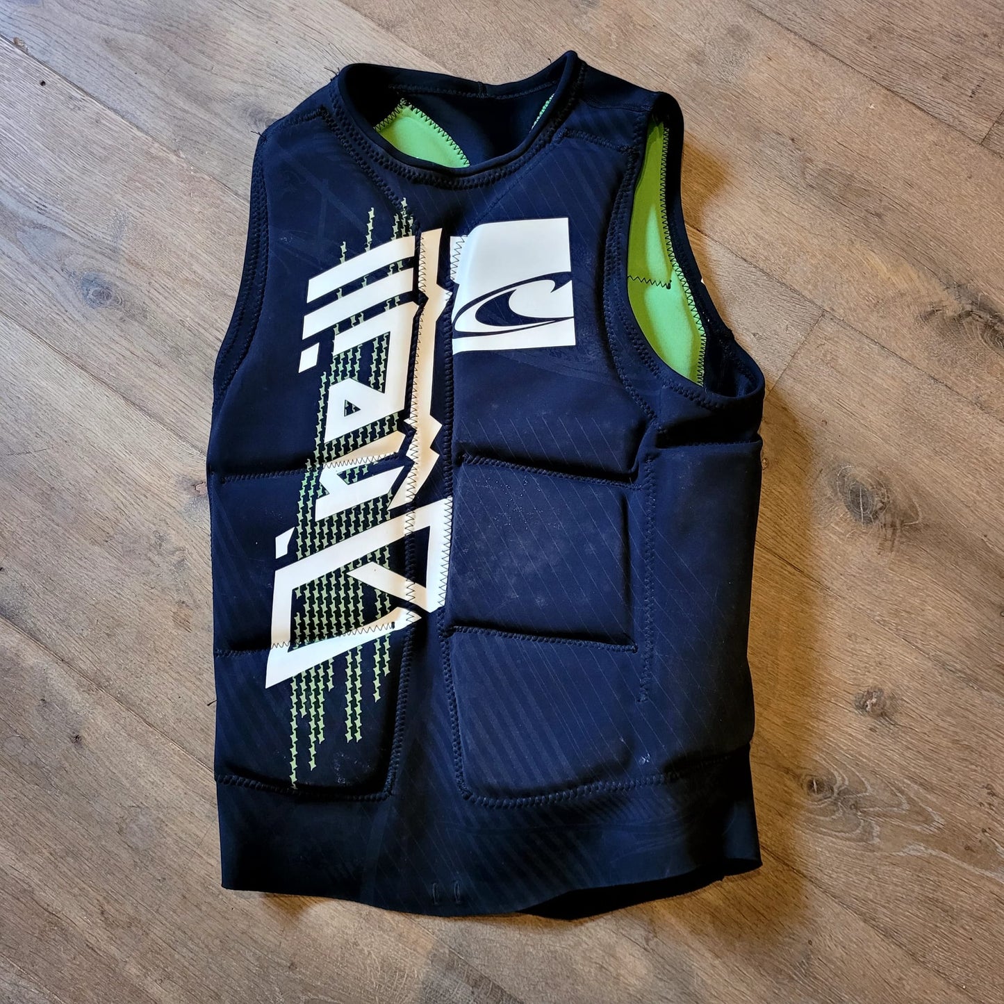 O'NEILL Impact Gooru Wakevest - | UTILISÉ ★★★☆☆ 3/5